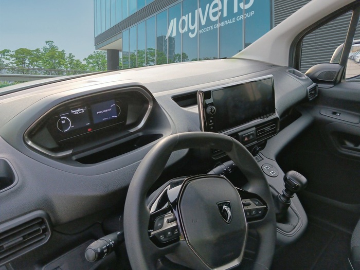 Peugeot Rifter Active Business Standard BlueHDi 73 kW (100 CV) Vehículo usado en Madrid Peugeot Rifter Active Business Standard BlueHDi 73 kW (100 CV) Vehículo usado en Madrid