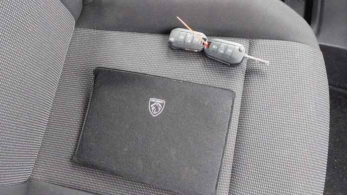 Peugeot Rifter Active Business Standard BlueHDi 73 kW (100 CV) Vehículo usado en Madrid Peugeot Rifter Active Business Standard BlueHDi 73 kW (100 CV) Vehículo usado en Madrid