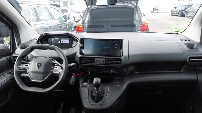 Peugeot Rifter Active Business Standard BlueHDi 73 kW (100 CV) Vehículo usado en Madrid Peugeot Rifter Active Business Standard BlueHDi 73 kW (100 CV) Vehículo usado en Madrid