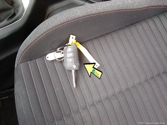 Peugeot 2008 BlueHDi 110 S&S Active Pack 81 kW (110 CV) Vehículo usado en Madrid Peugeot 2008 BlueHDi 110 S&S Active Pack 81 kW (110 CV) Vehículo usado en Madrid