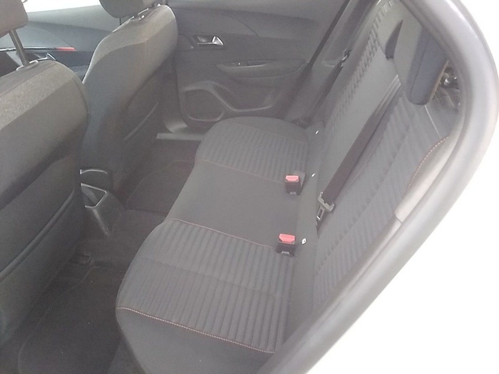 Peugeot 2008 BlueHDi 110 S&S Active Pack 81 kW (110 CV) Vehículo usado en Madrid Peugeot 2008 BlueHDi 110 S&S Active Pack 81 kW (110 CV) Vehículo usado en Madrid