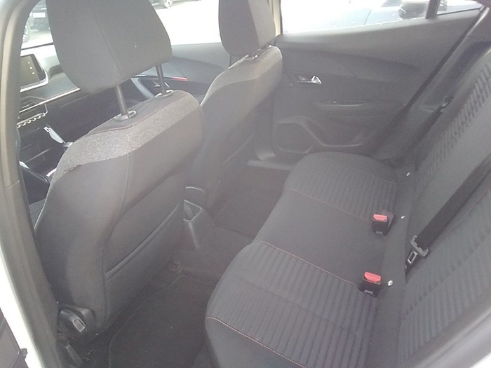 Peugeot 2008 BlueHDi 110 S&S Active Pack 81 kW (110 CV) Vehículo usado en Madrid Peugeot 2008 BlueHDi 110 S&S Active Pack 81 kW (110 CV) Vehículo usado en Madrid