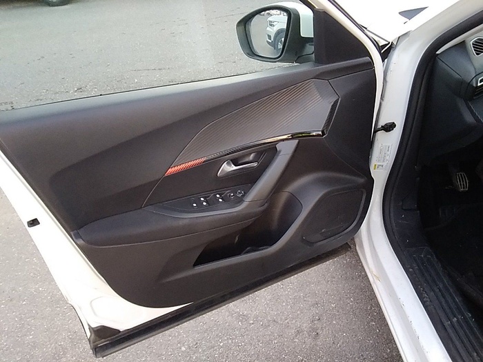 Peugeot 2008 BlueHDi 110 S&S Active Pack 81 kW (110 CV) Vehículo usado en Madrid Peugeot 2008 BlueHDi 110 S&S Active Pack 81 kW (110 CV) Vehículo usado en Madrid