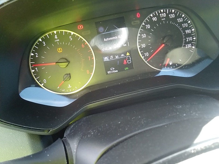 Renault Clio Business TCe 74 kW (100 CV) GLP Vehículo usado en Madrid Renault Clio Business TCe 74 kW (100 CV) GLP Vehículo usado en Madrid