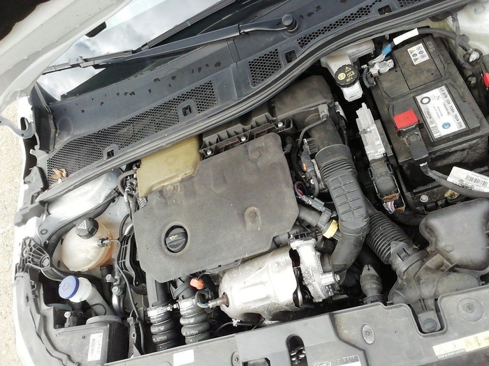 Peugeot 208 BlueHDi 100 Active 75 kW (100 CV) Vehículo usado en Madrid Peugeot 208 BlueHDi 100 Active 75 kW (100 CV) Vehículo usado en Madrid