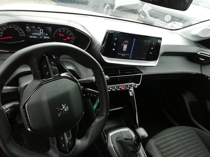 Peugeot 208 BlueHDi 100 Active 75 kW (100 CV) Vehículo usado en Madrid Peugeot 208 BlueHDi 100 Active 75 kW (100 CV) Vehículo usado en Madrid