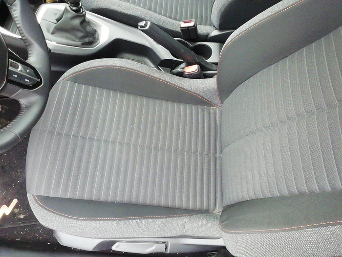 Peugeot 208 BlueHDi 100 Active 75 kW (100 CV) Vehículo usado en Madrid Peugeot 208 BlueHDi 100 Active 75 kW (100 CV) Vehículo usado en Madrid