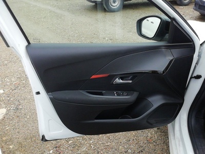 Peugeot 208 BlueHDi 100 Active 75 kW (100 CV) 14 Peugeot 208 BlueHDi 100 Active 75 kW (100 CV) 14