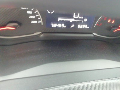 Peugeot 208 BlueHDi 100 Active 75 kW (100 CV) 8 Peugeot 208 BlueHDi 100 Active 75 kW (100 CV) 8