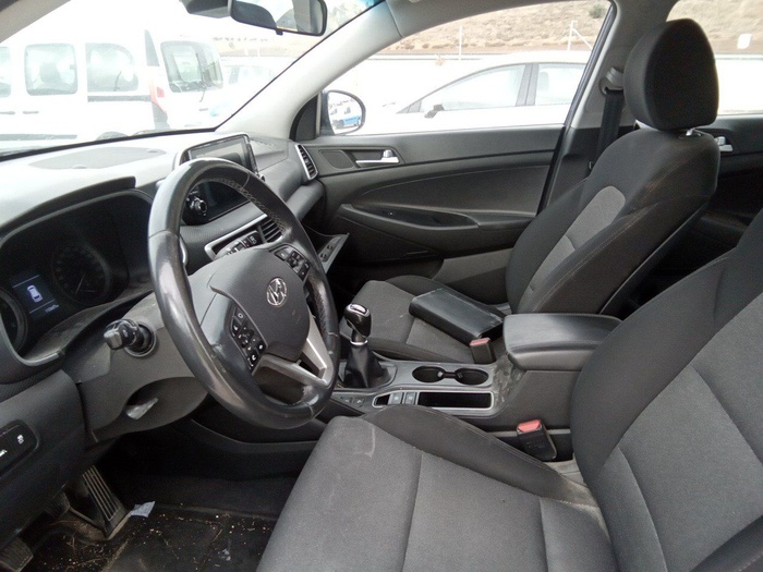 Hyundai Tucson 1.6 CRDI 48V SLE 4x2 85 kW (116 CV) Vehículo usado en Madrid Hyundai Tucson 1.6 CRDI 48V SLE 4x2 85 kW (116 CV) Vehículo usado en Madrid