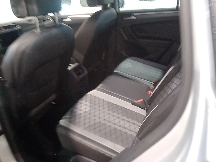 Volkswagen Tiguan R-Line 2.0 TDI 110 kW (150 CV) DSG Vehículo usado en Madrid Volkswagen Tiguan R-Line 2.0 TDI 110 kW (150 CV) DSG Vehículo usado en Madrid