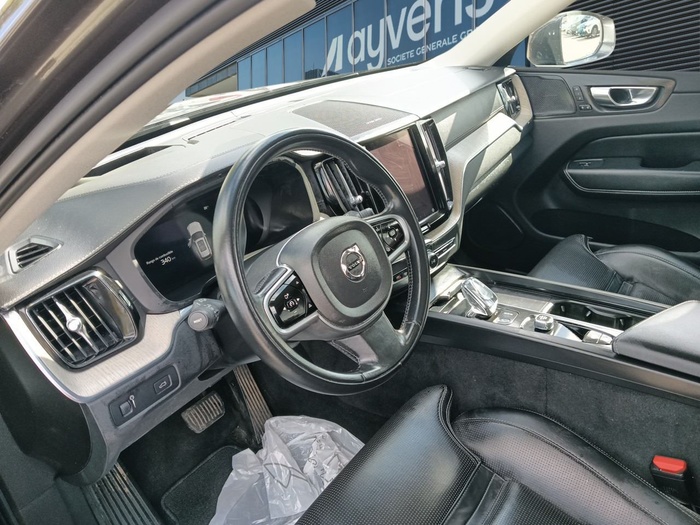 Volvo XC60 B4 D Inscription AWD Auto 145 kW (197 CV) Vehículo usado en Madrid Volvo XC60 B4 D Inscription AWD Auto 145 kW (197 CV) Vehículo usado en Madrid