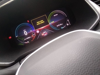 Renault Captur Zen E-TECH Híbrido enchufable 118 kW (160 CV) 8 Renault Captur Zen E-TECH Híbrido enchufable 118 kW (160 CV) 8