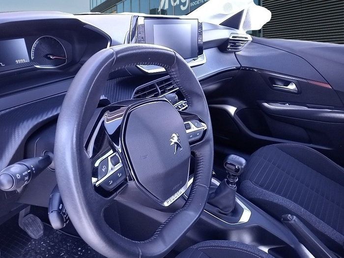 Peugeot 208 BlueHDi 100 Active 75 kW (100 CV) Vehículo usado en Madrid Peugeot 208 BlueHDi 100 Active 75 kW (100 CV) Vehículo usado en Madrid