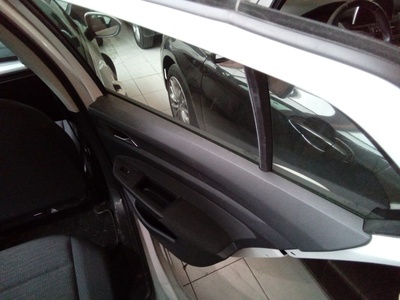 Volkswagen Golf 2.0 TDI 85 kW (115 CV) 13 Volkswagen Golf 2.0 TDI 85 kW (115 CV) 13