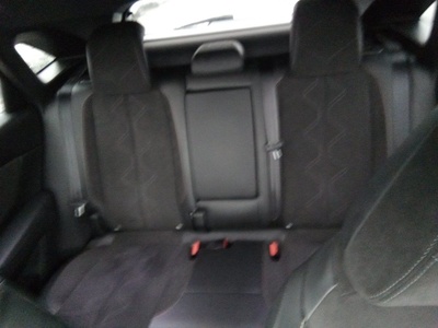 DS DS7 Crossback E-Tense 225 Performance Line Auto 165 kW (225 CV) 8 DS DS7 Crossback E-Tense 225 Performance Line Auto 165 kW (225 CV) 8