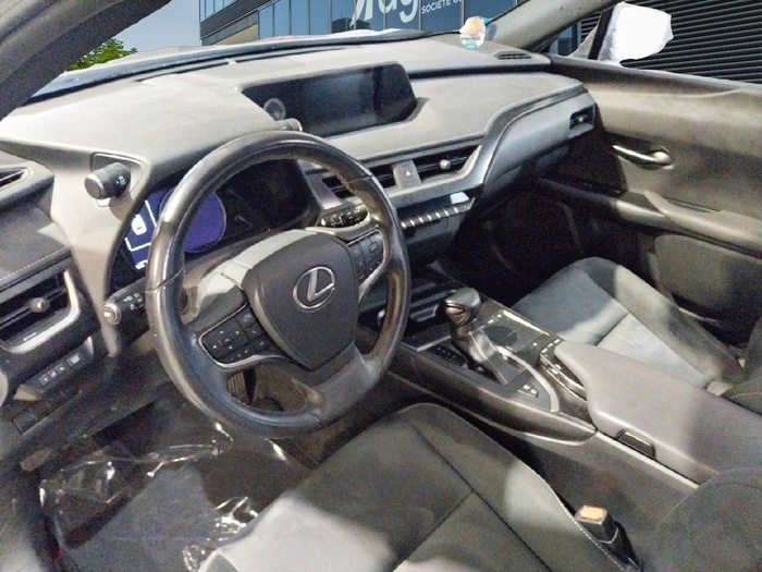 Lexus UX 250h Business 2WD 135 kW (184 CV) Vehículo usado en Madrid Lexus UX 250h Business 2WD 135 kW (184 CV) Vehículo usado en Madrid