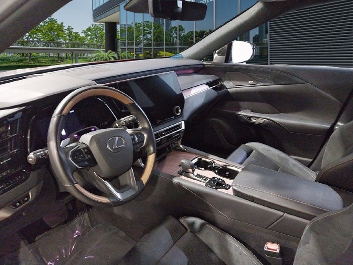 Lexus RX 450h+ Luxury 225 kW (306 CV) Vehículo usado en Madrid Lexus RX 450h+ Luxury 225 kW (306 CV) Vehículo usado en Madrid