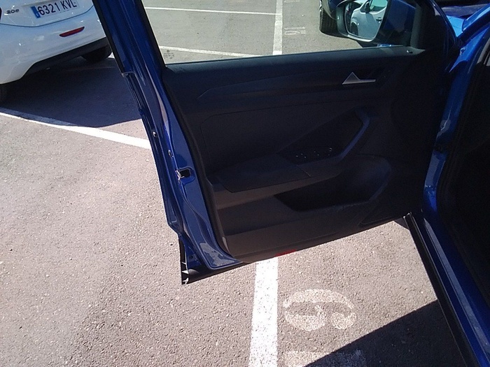 Volkswagen T-Roc Advance 2.0 TDI 110 kW (150 CV) Vehículo usado en Madrid Volkswagen T-Roc Advance 2.0 TDI 110 kW (150 CV) Vehículo usado en Madrid