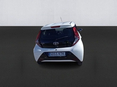 Toyota Aygo 1.0 70 x-play 53 kW (72 CV) 5 Toyota Aygo 1.0 70 x-play 53 kW (72 CV) 5