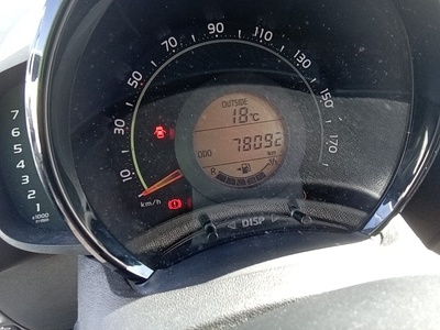 Toyota Aygo 1.0 70 x-play 53 kW (72 CV) 11 Toyota Aygo 1.0 70 x-play 53 kW (72 CV) 11