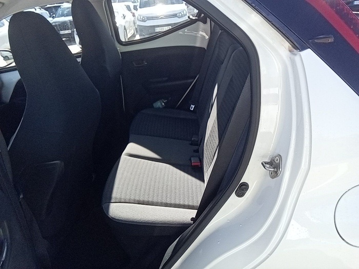 Toyota Aygo 1.0 70 x-play 53 kW (72 CV) Vehículo usado en Madrid Toyota Aygo 1.0 70 x-play 53 kW (72 CV) Vehículo usado en Madrid