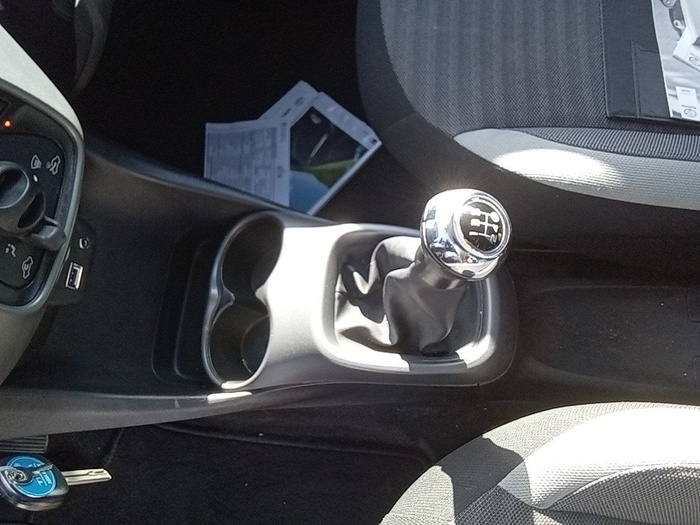 Toyota Aygo 1.0 70 x-play 53 kW (72 CV) Vehículo usado en Madrid Toyota Aygo 1.0 70 x-play 53 kW (72 CV) Vehículo usado en Madrid