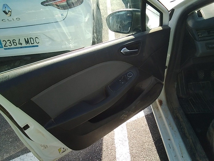 Renault Clio Business Blue dCi 63 kW (85 CV) Vehículo usado en Madrid Renault Clio Business Blue dCi 63 kW (85 CV) Vehículo usado en Madrid
