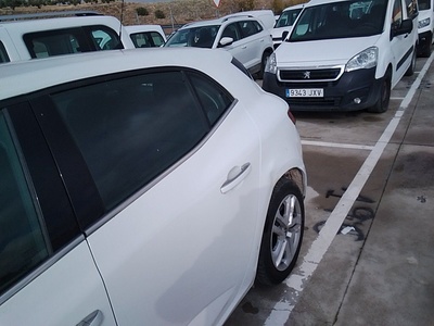 Renault Megane Business Blue dCi 85 kW (115 CV) 15 Renault Megane Business Blue dCi 85 kW (115 CV) 15