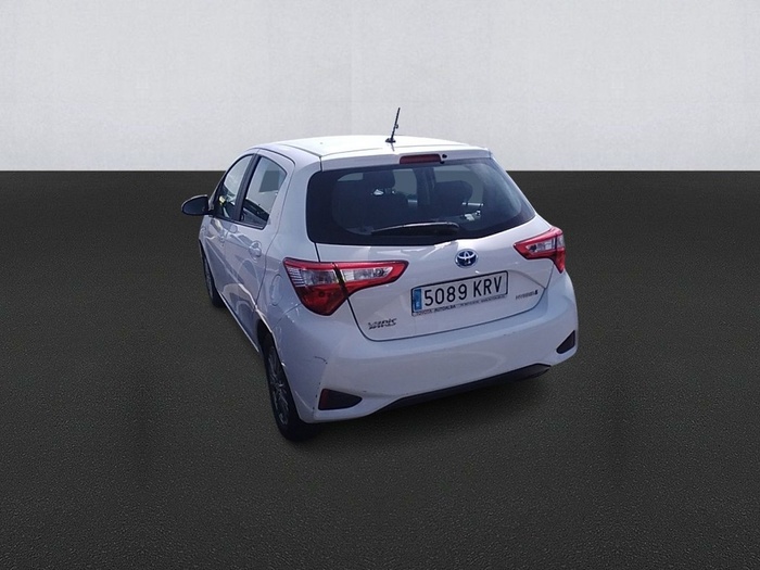 Toyota Yaris 1.5 100H Active 74 kW (100 CV) Vehículo usado en Madrid Toyota Yaris 1.5 100H Active 74 kW (100 CV) Vehículo usado en Madrid