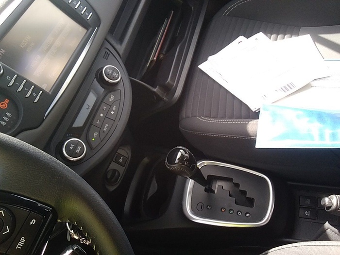 Toyota Yaris 1.5 100H Active 74 kW (100 CV) Vehículo usado en Madrid Toyota Yaris 1.5 100H Active 74 kW (100 CV) Vehículo usado en Madrid