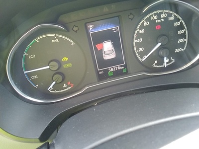 Toyota Yaris 1.5 100H Active 74 kW (100 CV) 8 Toyota Yaris 1.5 100H Active 74 kW (100 CV) 8