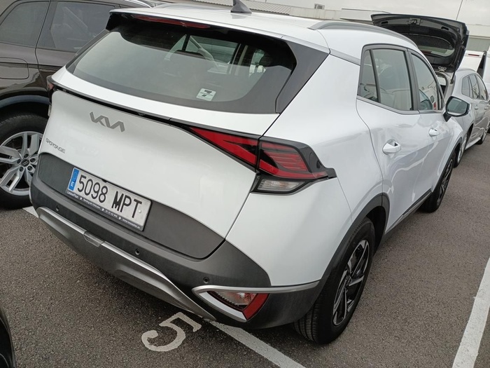 Kia Sportage 1.6 T-GDi MHEV Drive 4x2 110 kW (150 CV) Vehículo usado en Madrid Kia Sportage 1.6 T-GDi MHEV Drive 4x2 110 kW (150 CV) Vehículo usado en Madrid