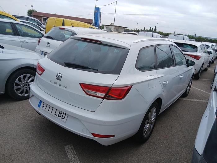 SEAT Leon ST 1.6 TDI S&S Style Edition Nav 85 kW (115 CV) Vehículo usado en Madrid SEAT Leon ST 1.6 TDI S&S Style Edition Nav 85 kW (115 CV) Vehículo usado en Madrid