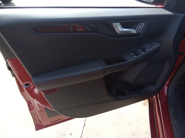 Ford Kuga 2.5 Duratec PHEV ST-Line X Auto 165 kW (225 CV) Vehículo usado en Madrid Ford Kuga 2.5 Duratec PHEV ST-Line X Auto 165 kW (225 CV) Vehículo usado en Madrid