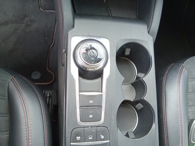 Ford Kuga 2.5 Duratec PHEV ST-Line X Auto 165 kW (225 CV) 13 Ford Kuga 2.5 Duratec PHEV ST-Line X Auto 165 kW (225 CV) 13