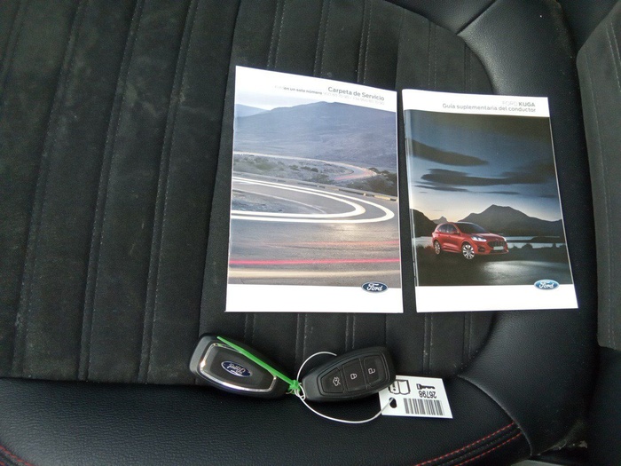 Ford Kuga 2.5 Duratec PHEV ST-Line X Auto 165 kW (225 CV) Vehículo usado en Madrid Ford Kuga 2.5 Duratec PHEV ST-Line X Auto 165 kW (225 CV) Vehículo usado en Madrid