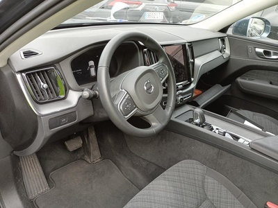 Volvo XC60 B4 D Core Auto 145 kW (197 CV) 5 Volvo XC60 B4 D Core Auto 145 kW (197 CV) 5