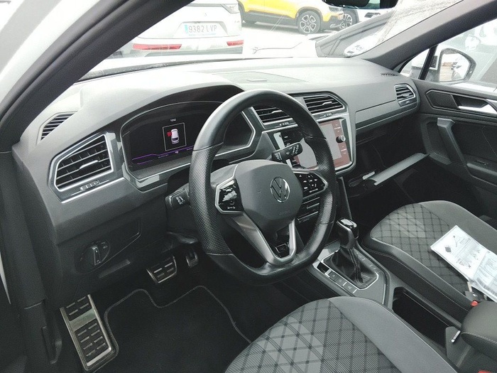 Volkswagen Tiguan R-Line 2.0 TDI 110 kW (150 CV) DSG Vehículo usado en Madrid Volkswagen Tiguan R-Line 2.0 TDI 110 kW (150 CV) DSG Vehículo usado en Madrid