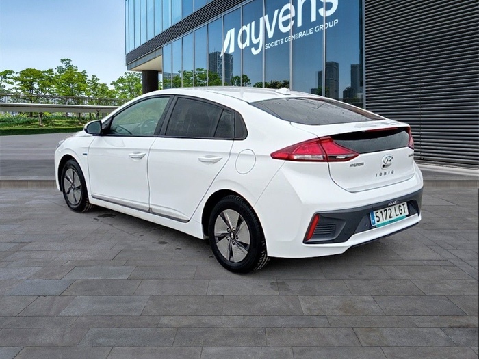 Hyundai Ioniq 1.6 GDI HEV Klass DT 104 kW (141 CV) Vehículo usado en Madrid Hyundai Ioniq 1.6 GDI HEV Klass DT 104 kW (141 CV) Vehículo usado en Madrid