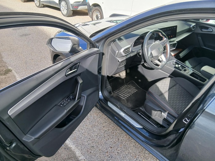 SEAT León 1.5 eTSI S&S FR Go L DSG 110 kW (150 CV) Vehículo usado en Madrid SEAT León 1.5 eTSI S&S FR Go L DSG 110 kW (150 CV) Vehículo usado en Madrid