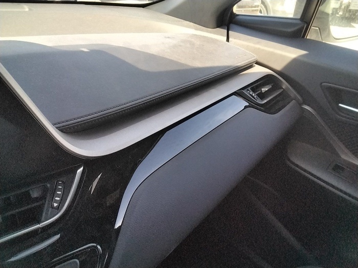 Toyota C-HR 1.8 125H Active 90 kW (122 CV) Vehículo usado en Madrid Toyota C-HR 1.8 125H Active 90 kW (122 CV) Vehículo usado en Madrid