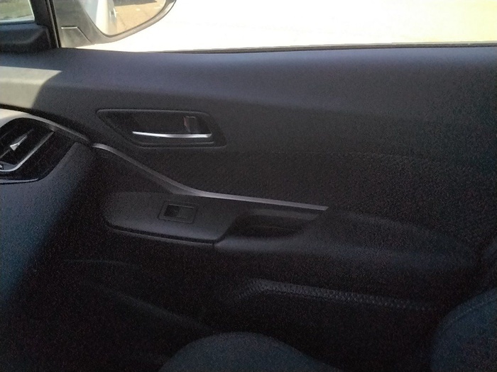 Toyota C-HR 1.8 125H Active 90 kW (122 CV) Vehículo usado en Madrid Toyota C-HR 1.8 125H Active 90 kW (122 CV) Vehículo usado en Madrid