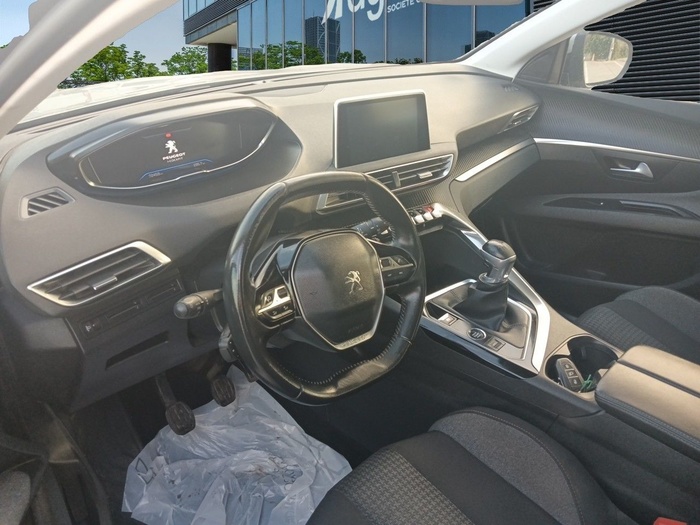 Peugeot 3008 BlueHDi 130 S&S Active Pack 96 kW (130 CV) Vehículo usado en Madrid Peugeot 3008 BlueHDi 130 S&S Active Pack 96 kW (130 CV) Vehículo usado en Madrid