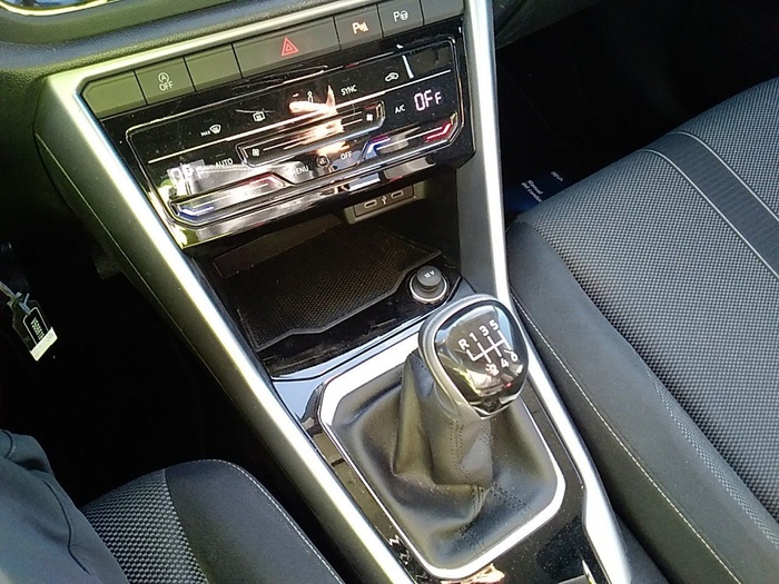 Volkswagen T-Roc Life 2.0 TDI 85 kW (115 CV) Vehículo usado en Madrid Volkswagen T-Roc Life 2.0 TDI 85 kW (115 CV) Vehículo usado en Madrid