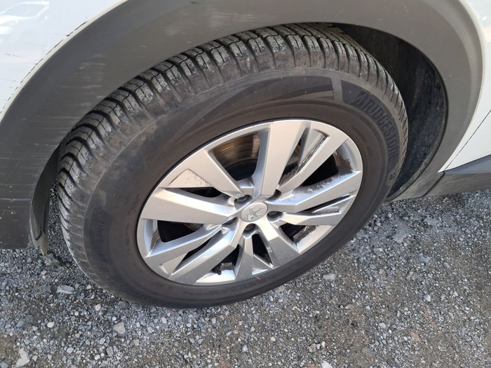 Peugeot 5008 BlueHDI 130 S&S Active 96 kW (130 CV) Vehículo usado en Madrid Peugeot 5008 BlueHDI 130 S&S Active 96 kW (130 CV) Vehículo usado en Madrid