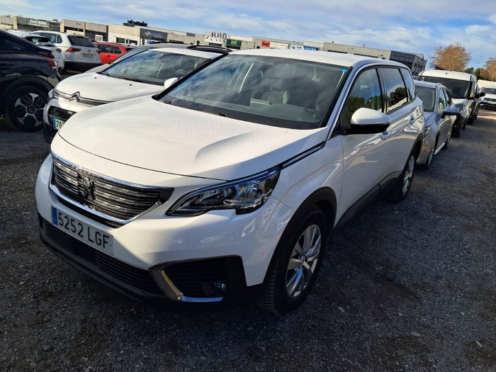 Peugeot 5008 BlueHDI 130 S&S Active 96 kW (130 CV) Vehículo usado en Madrid Peugeot 5008 BlueHDI 130 S&S Active 96 kW (130 CV) Vehículo usado en Madrid