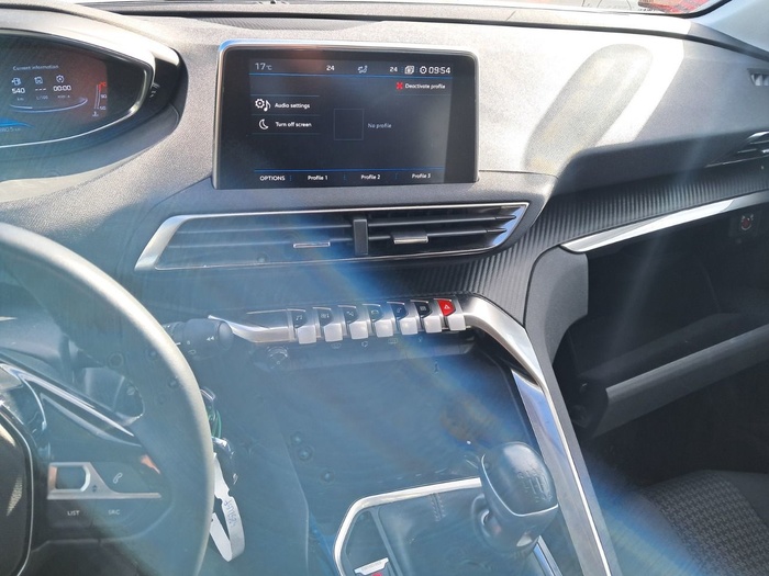 Peugeot 5008 BlueHDI 130 S&S Active 96 kW (130 CV) Vehículo usado en Madrid Peugeot 5008 BlueHDI 130 S&S Active 96 kW (130 CV) Vehículo usado en Madrid