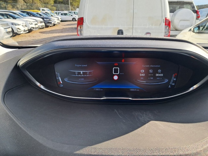 Peugeot 5008 BlueHDI 130 S&S Active 96 kW (130 CV) Vehículo usado en Madrid Peugeot 5008 BlueHDI 130 S&S Active 96 kW (130 CV) Vehículo usado en Madrid