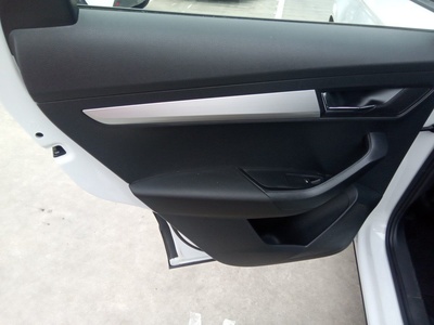 Skoda Karoq 1.0 TSI Ambition 81 kW (110 CV) 10 Skoda Karoq 1.0 TSI Ambition 81 kW (110 CV) 10